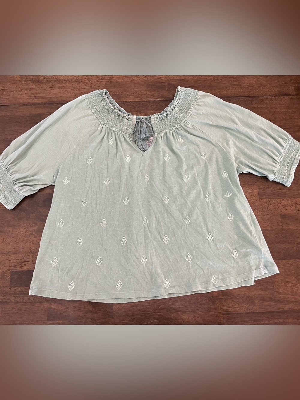 Lucky Brand Sage Green Smocked Neck Peasant Top Tie Neck Short Sleeves Medium